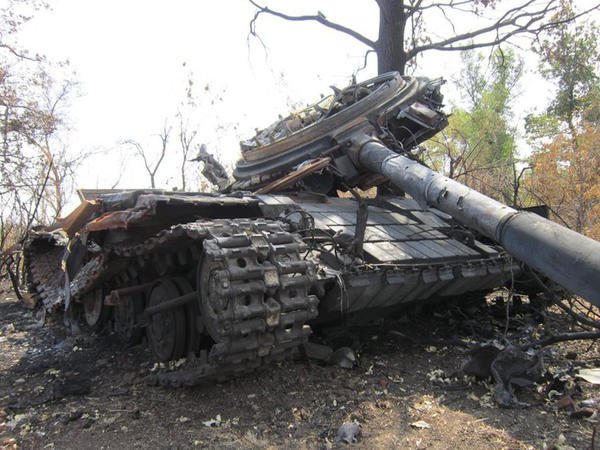 Ополченцы сообщили об уничтожении украинской танковой роты в аэропорту Донецка Ополченцы сообщили об уничтожении украинской танковой роты в аэропорту Донецка