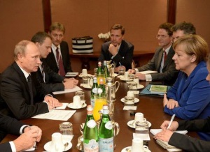 Коварный Путин и бедные европейцы