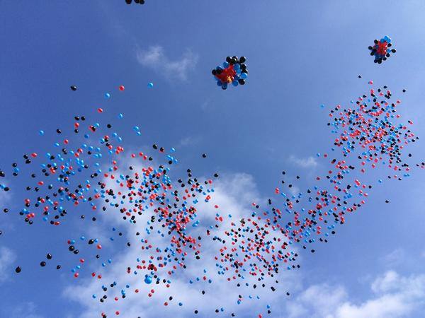 В Донецке готовятся к торжествам в честь флага ДНР В Донецке готовятся к торжествам в честь флага ДНР