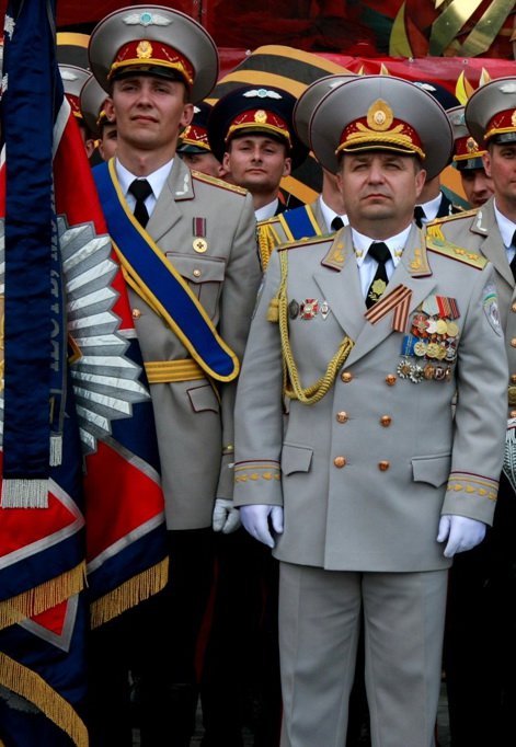 Генерал Полторак дорвался до власти