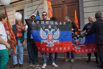 Жители Милана поддержали Россию и Донбасс. (Фоторепортаж) Жители Милана поддержали Россию и Донбасс. (Фоторепортаж)