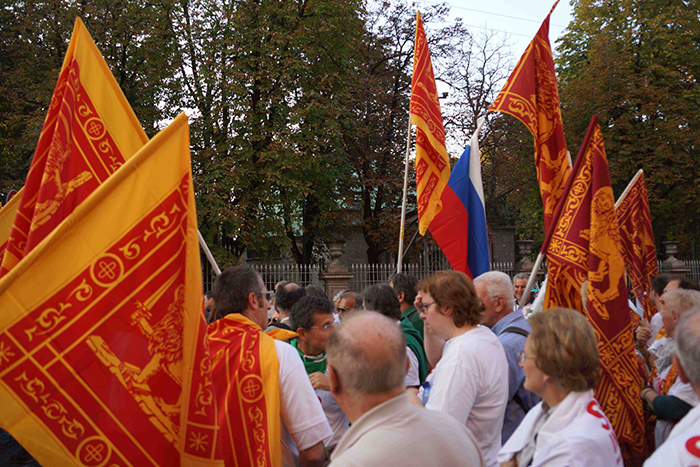 Жители Милана поддержали Россию и Донбасс. (Фоторепортаж) Жители Милана поддержали Россию и Донбасс. (Фоторепортаж)