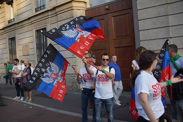 Жители Милана поддержали Россию и Донбасс. (Фоторепортаж) Жители Милана поддержали Россию и Донбасс. (Фоторепортаж)