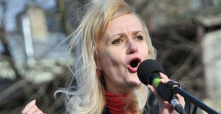 Фарион призывает расстрелять всех неправильных украинцев Фарион призывает расстрелять всех неправильных украинцев