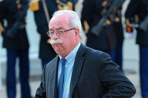 Франция завела дело об убийстве главы Total Франция завела дело об убийстве главы Total