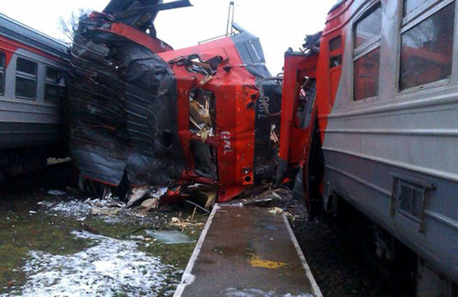 В Подмосковье неизвестные пытались угнать электричку В Подмосковье неизвестные пытались угнать электричку