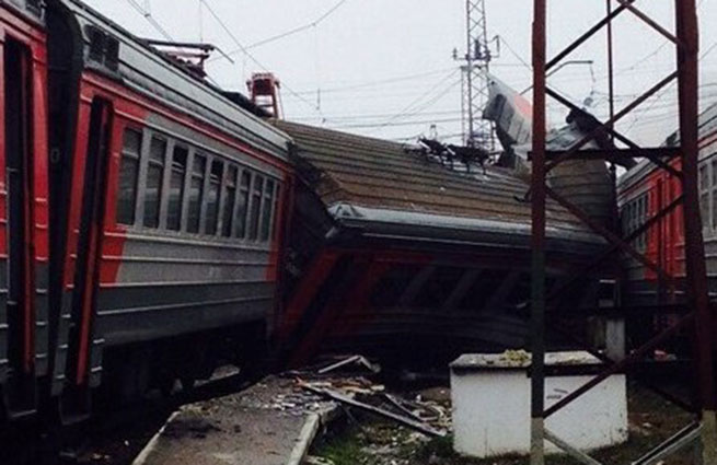 В Подмосковье неизвестные пытались угнать электричку В Подмосковье неизвестные пытались угнать электричку