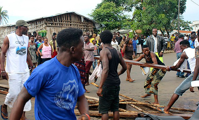 Зачем Обама пугает планету Эболой? Зачем Обама пугает планету Эболой?