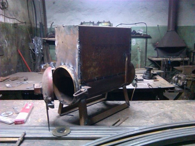 Новое украинское изобретение для зоны "АТО": печь для укроармии Новое украинское изобретение для зоны "АТО": печь для укроармии