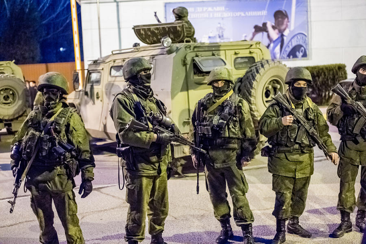 Киев поклялся объявить России войну и забрать Крым Киев поклялся объявить России войну и забрать Крым