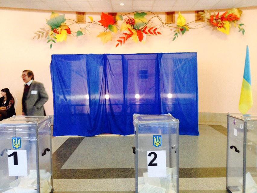 Западные журналисты отмечают катастрофически низкую явку в районах Донбасса, подконтрольных Киеву Западные журналисты отмечают катастрофически низкую явку в районах Донбасса, подконтрольных Киеву