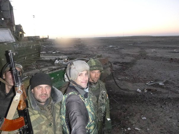 Репортаж Грэма Филипса из аэропорта Донецка. Репортаж Грэма Филипса из аэропорта Донецка.