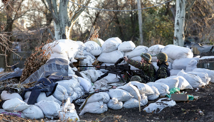 В четырех районах Донецка слышны взрывы и стрельба В четырех районах Донецка слышны взрывы и стрельба