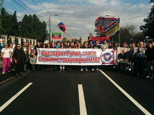 Визит российского президента в столицу Сербии всколыхнул в стране волну «путиномании» Визит российского президента в столицу Сербии всколыхнул в стране волну «путиномании»