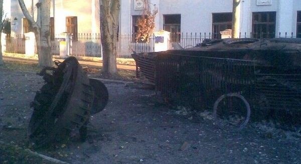 Ополченцы ЛНР добровольно выпустили из окружения 150 украинских силовиков (Видео) Ополченцы ЛНР добровольно выпустили из окружения 150 украинских силовиков (Видео)