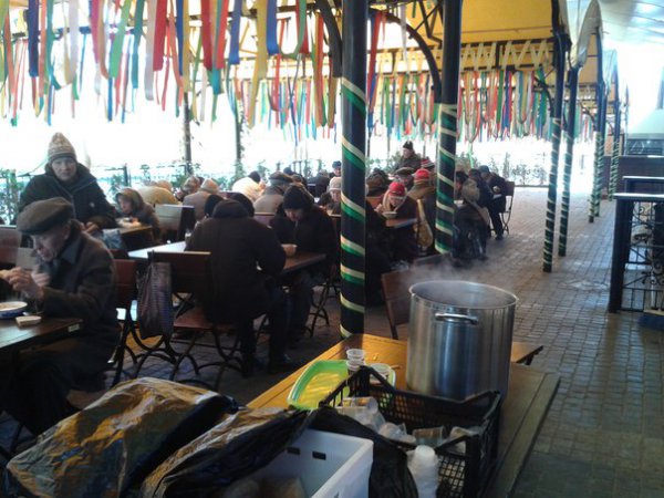 Сбор средств для ресторана "Старгород", который уже 2 месяца кормит дончан бесплатными обедами Сбор средств для ресторана "Старгород", который уже 2 месяца кормит дончан бесплатными обедами