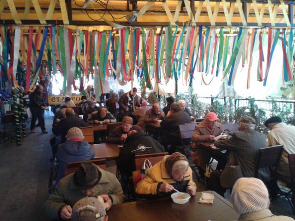 Сбор средств для ресторана "Старгород", который уже 2 месяца кормит дончан бесплатными обедами Сбор средств для ресторана "Старгород", который уже 2 месяца кормит дончан бесплатными обедами