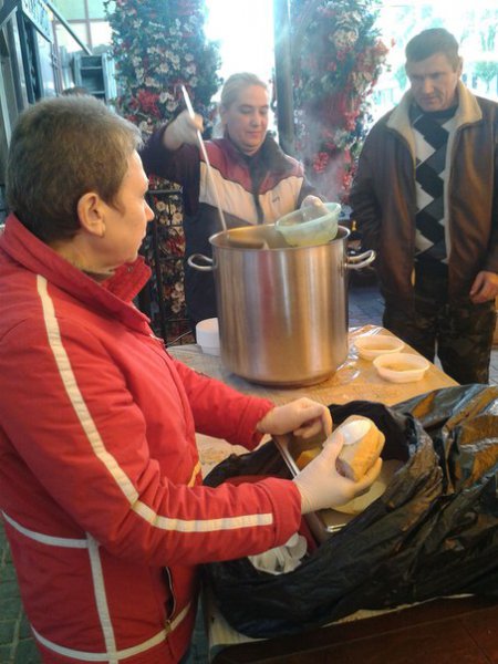 Сбор средств для ресторана "Старгород", который уже 2 месяца кормит дончан бесплатными обедами Сбор средств для ресторана "Старгород", который уже 2 месяца кормит дончан бесплатными обедами