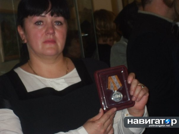 Игорь Стрелков наградил ополченцев Интербригады (посмертно), погибших 26 мая во время боя за Донецкий аэропорт (Видео) Игорь Стрелков наградил ополченцев Интербригады (посмертно), погибших 26 мая во время боя за Донецкий аэропорт (Видео)