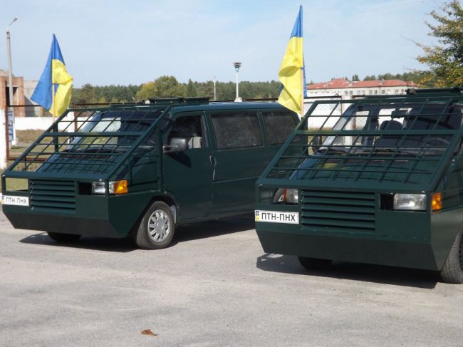 Импровизированная защита украинской бронетехники