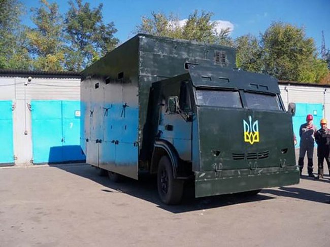 Импровизированная защита украинской бронетехники