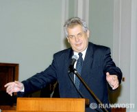 Чешское радио: президент Чехии пригрозил заменить посла на Украине