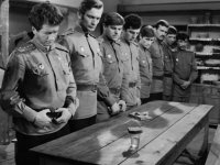 Легенда нашего кино: «В бой идут одни старики»