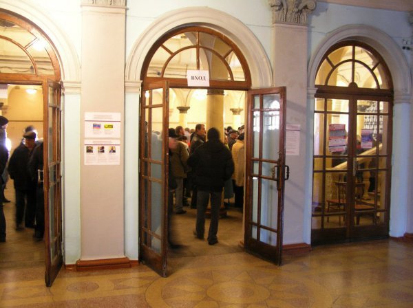 ДНР. Как проходят выборы в Зугрэсе ДНР. Как проходят выборы в Зугрэсе