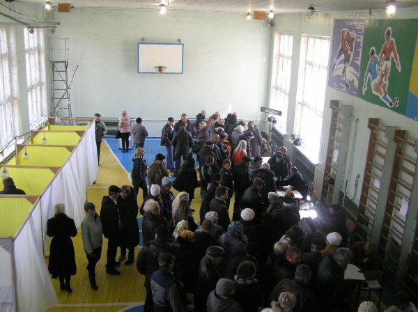 ДНР. Как проходят выборы в Зугрэсе ДНР. Как проходят выборы в Зугрэсе