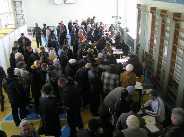 ДНР. Как проходят выборы в Зугрэсе ДНР. Как проходят выборы в Зугрэсе