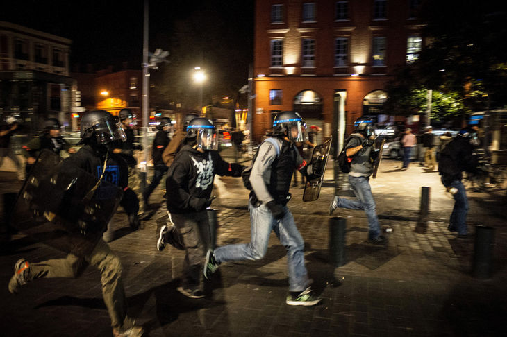 Массовые беспорядки прошли во Франции из-за убийства эколога Массовые беспорядки прошли во Франции из-за убийства эколога