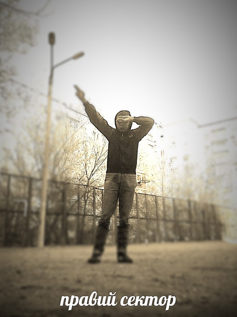 Хотите глянуть что скрывается под маской бравого диванного бойца? Хотите глянуть что скрывается под маской бравого диванного бойца?