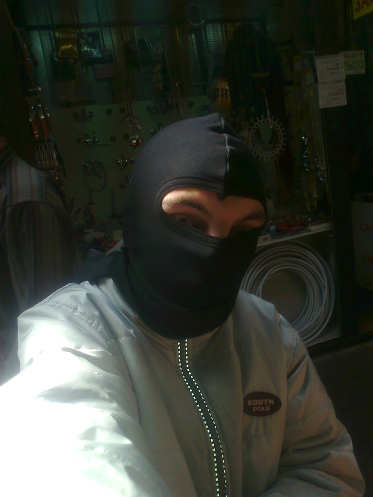 Хотите глянуть что скрывается под маской бравого диванного бойца? Хотите глянуть что скрывается под маской бравого диванного бойца?