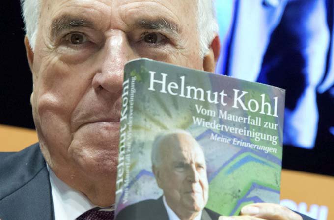 Гельмут Коль раскритиковал попытки Запада изолировать Россию Гельмут Коль раскритиковал попытки Запада изолировать Россию