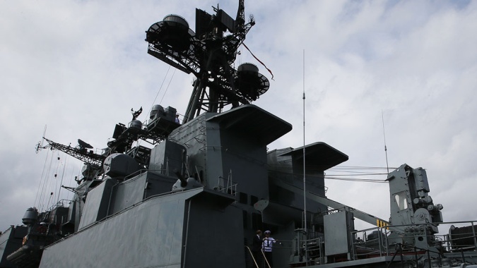 В Севастополе загорелся большой противолодочный корабль В Севастополе загорелся большой противолодочный корабль