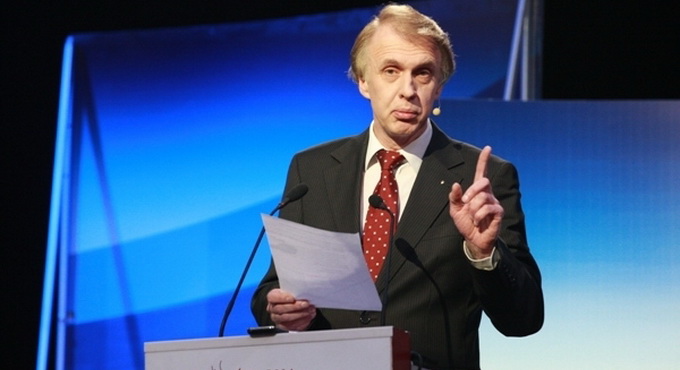 Огрызок хочет чтобы американцы умирали за Украину Огрызок хочет чтобы американцы умирали за Украину