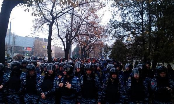 7 ноября: Драка в Харькове, в Одессе: без марша, но с двумя митингами, а в Киеве скромно отметили 7 ноября: Драка в Харькове, в Одессе: без марша, но с двумя митингами, а в Киеве скромно отметили