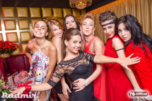 «Я б вдул», — в соцсетях обсуждают Алену Кошелеву, которая стала нардепом по спискам Ляшка. (фото) «Я б вдул», — в соцсетях обсуждают Алену Кошелеву, которая стала нардепом по спискам Ляшка. (фото)