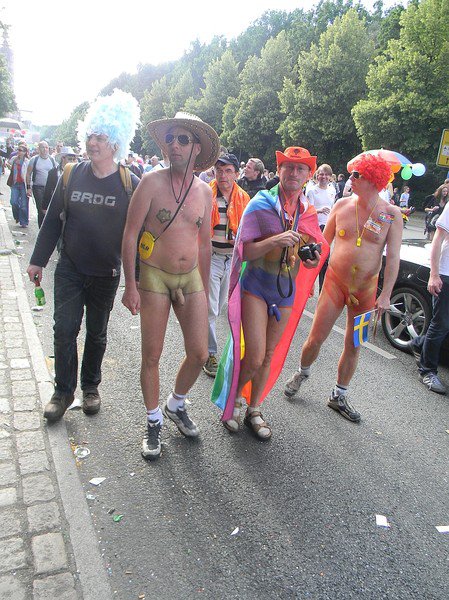 Чума коричневая или голубая – все равно чума! Чума коричневая или голубая – все равно чума!