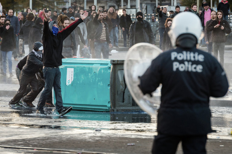 Владимир Матвеев. Майдан в Брюсселе как ответ на политику жесткой экономии в ЕС Владимир Матвеев. Майдан в Брюсселе как ответ на политику жесткой экономии в ЕС