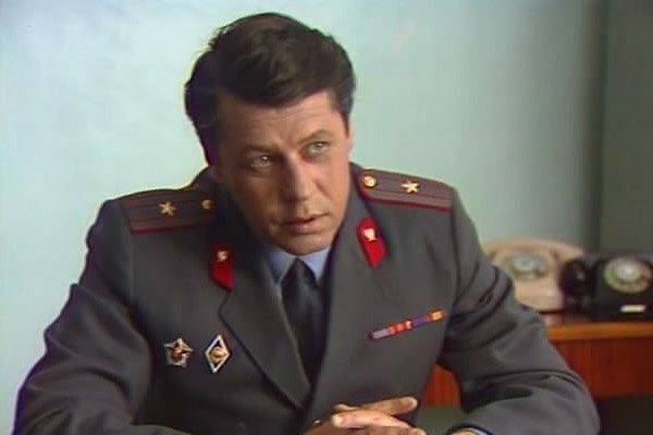 Говорим: "День сотрудника органов внутренних дел", подразумеваем - "День милиции" Говорим: "День сотрудника органов внутренних дел", подразумеваем - "День милиции"