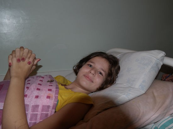 В Москве прооперировали девочку, закрывшую сестру от осколков в Донецке В Москве прооперировали девочку, закрывшую сестру от осколков в Донецке