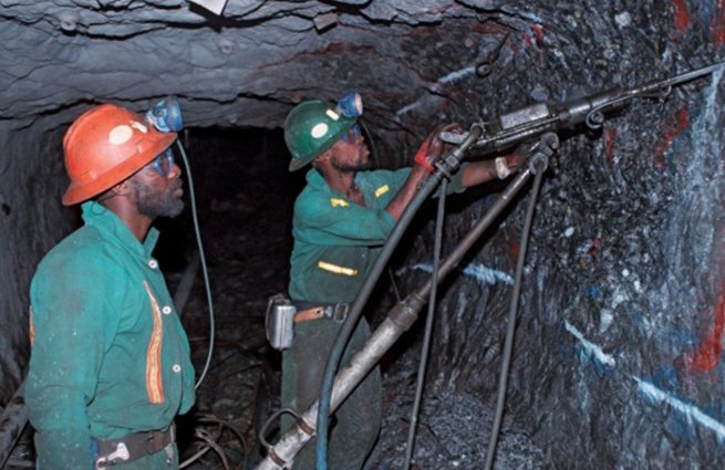 В ЮАР отказались от поставок угля на Украину В ЮАР отказались от поставок угля на Украину