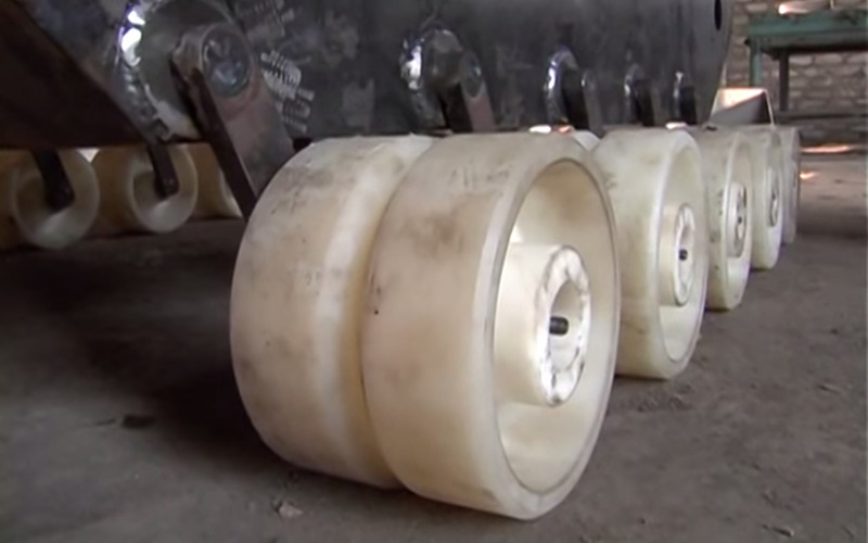 Очередная вундервафля ВСУ - украинский народный танк Очередная вундервафля ВСУ - украинский народный танк