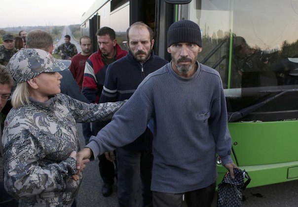 Ополченцы Донбасса рассказали о пытках в плену у украинских силовиков Ополченцы Донбасса рассказали о пытках в плену у украинских силовиков