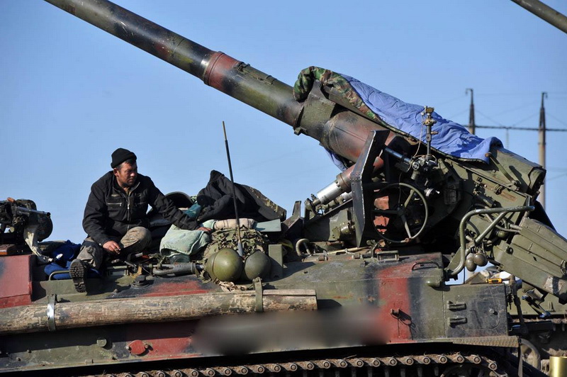 Укрофашистские артиллеристы получили "Гиацинт" и "Пион" Укрофашистские артиллеристы получили "Гиацинт" и "Пион"