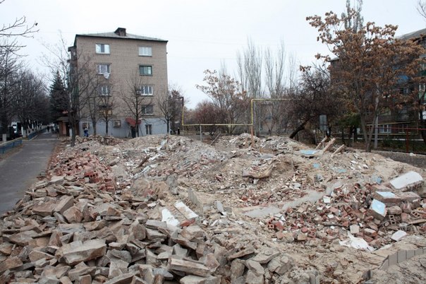 Фоторепортаж из г. Снежное: Здесь каждый ополченец понимает, за что воюет.