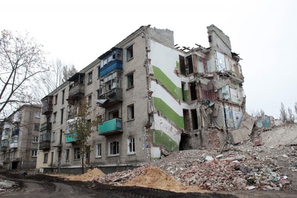 Фоторепортаж из г. Снежное: Здесь каждый ополченец понимает, за что воюет.