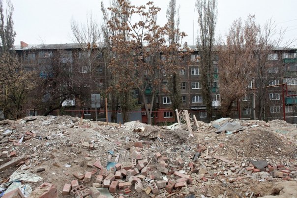 Фоторепортаж из г. Снежное: Здесь каждый ополченец понимает, за что воюет.