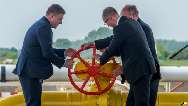 Гонтарева и Сорос залатают черную финансовую дыру Украины